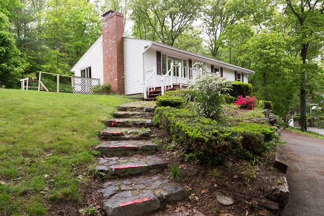 16 Hamilton HillGlocester (Harmon, RI, 02829Providence County