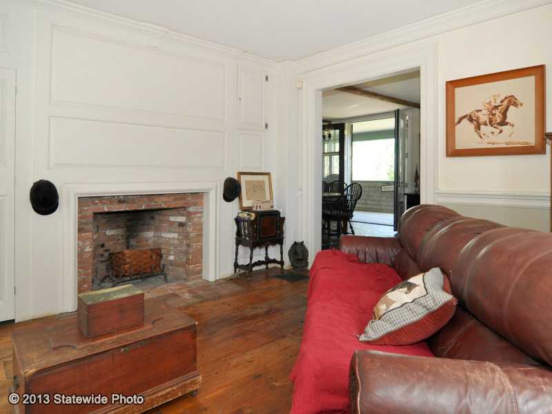 90b OLD MAIN Road, Little Compton, RI 02837