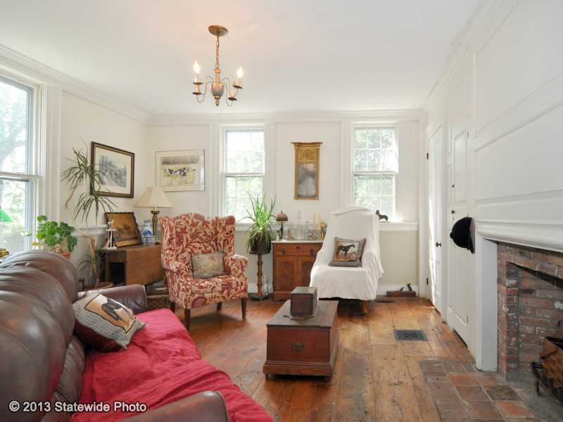 90b OLD MAIN Road, Little Compton, RI 02837