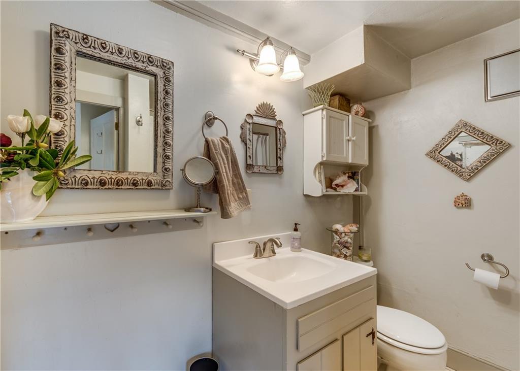 36 Thames Street, Newport, RI 02840