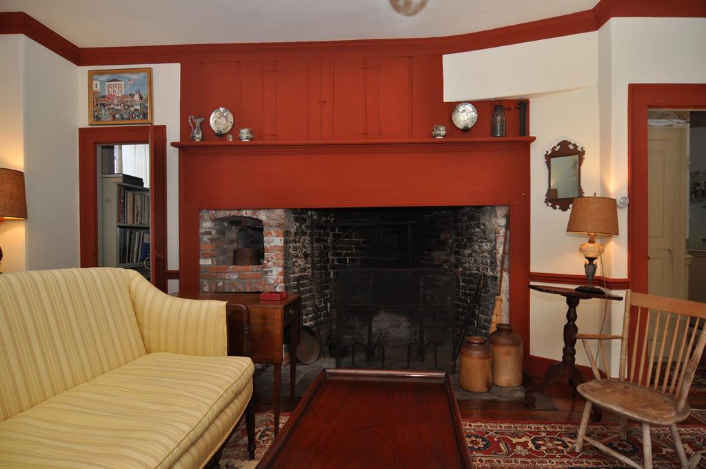 43 Elm Street, Newport, RI 02840