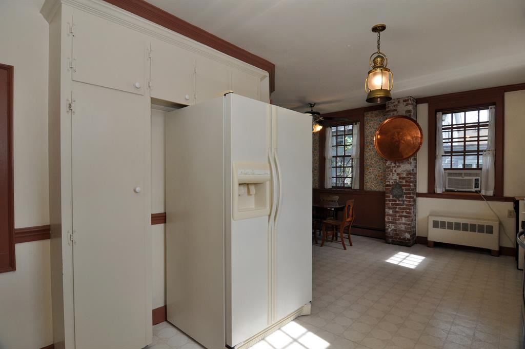 43 Elm Street, Newport, RI 02840