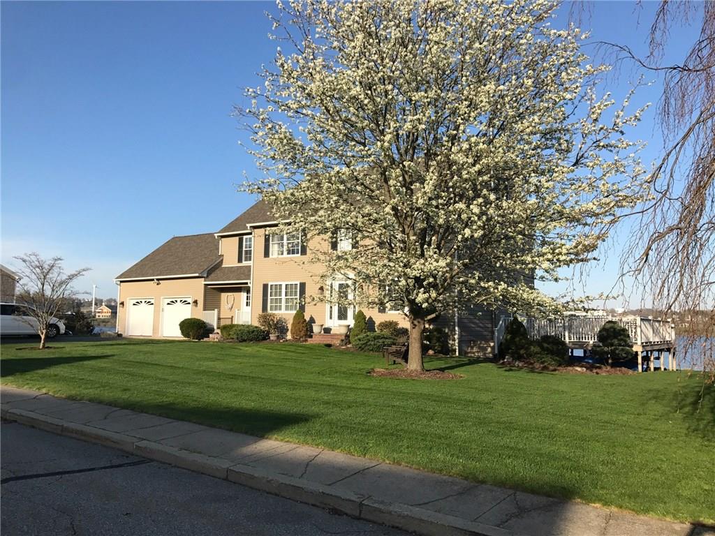 26 FRIENDS Drive, Newport, RI 02840