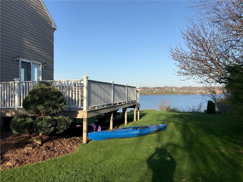 26 FRIENDS Drive, Newport, RI 02840