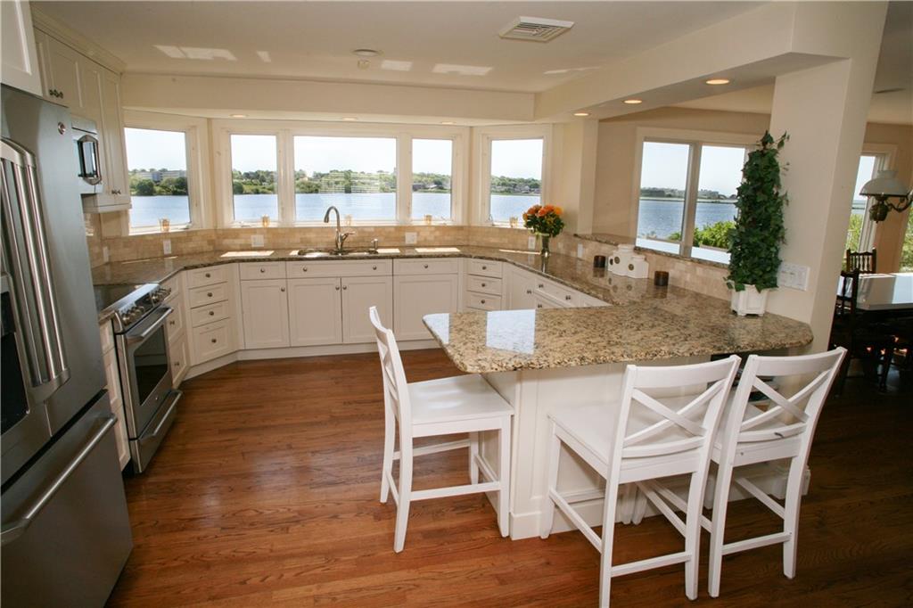 26 FRIENDS Drive, Newport, RI 02840
