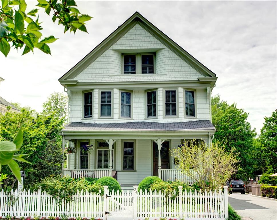 24 Greenough Place, Newport, RI 02840