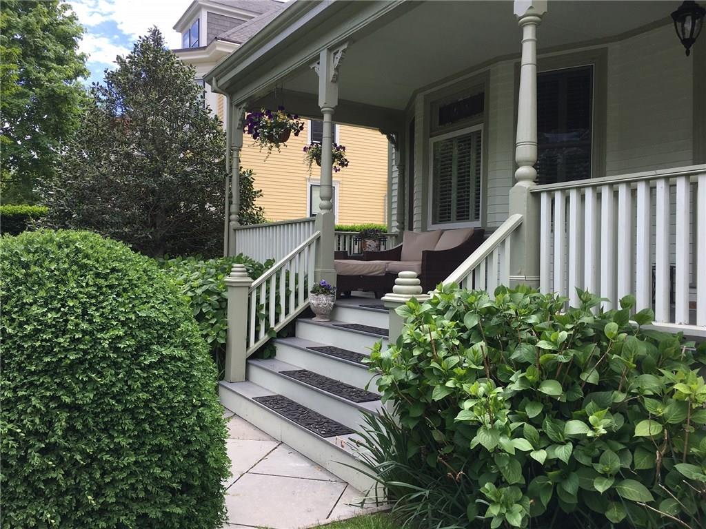 24 Greenough Place, Newport, RI 02840