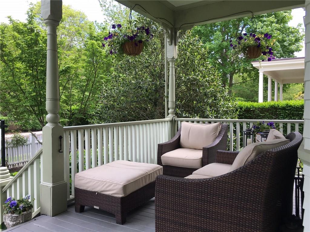 24 Greenough Place, Newport, RI 02840