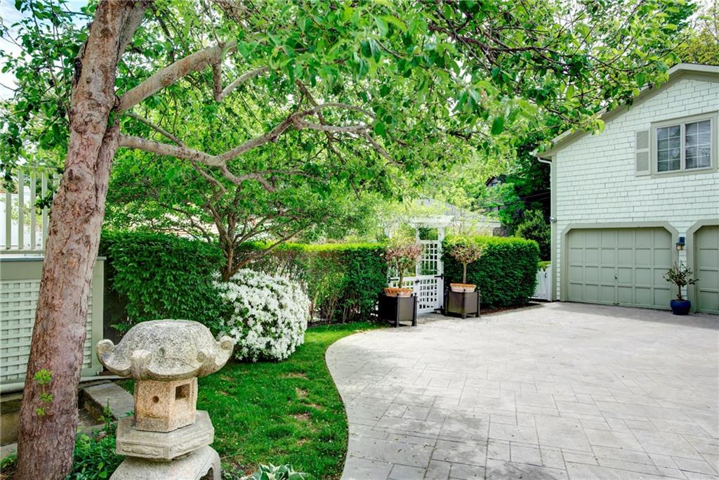 24 Greenough Place, Newport, RI 02840