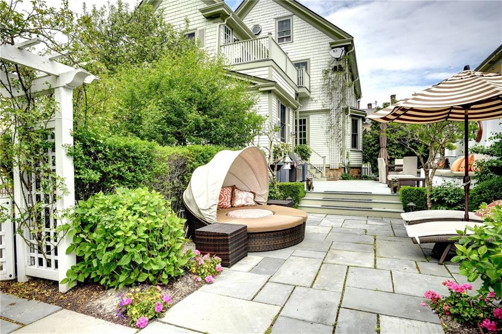 24 Greenough Place, Newport, RI 02840