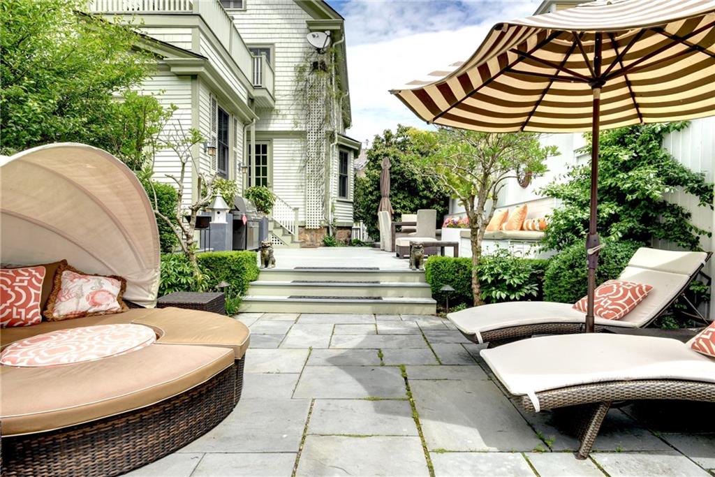 24 Greenough Place, Newport, RI 02840