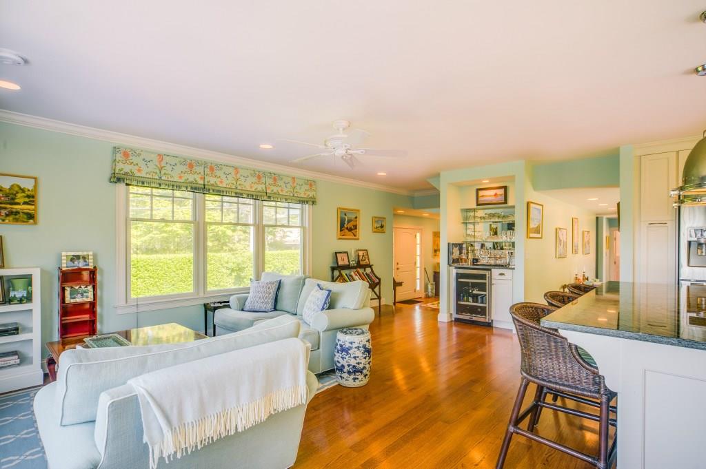 190 Coggeshall Avenue, Newport, RI 02840