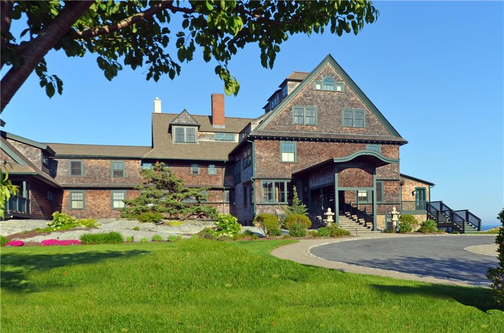 575 TUCKERMAN Avenue, Middletown, RI 02842