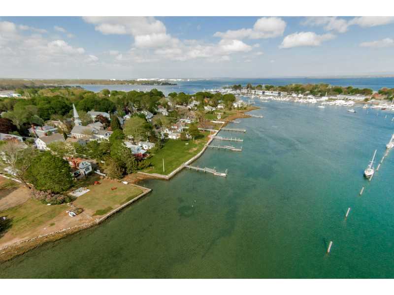 21 GOLD Street, North Kingstown, RI 02852