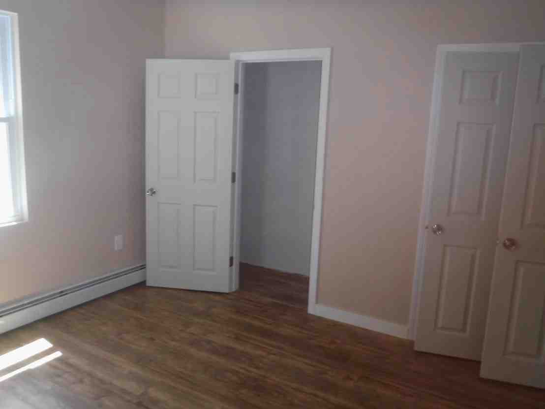 726 Main StPawtucket, RI, 02860Providence County