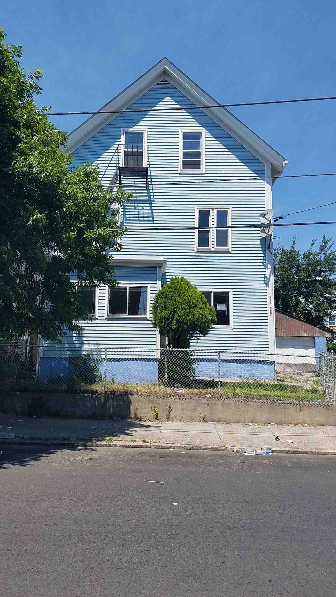 125 Magill St03Pawtucket, RI, 02860Providence County