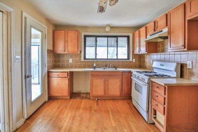 653 Newport AvePawtucket, RI, 02861Providence County