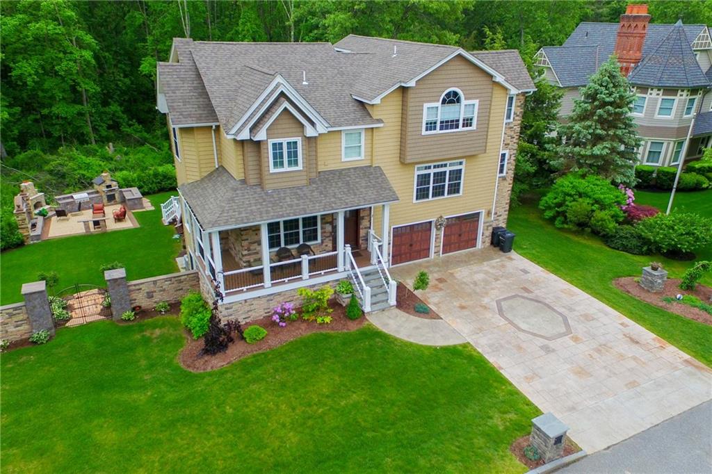 2 Thornwood Drive, Lincoln, RI 02865