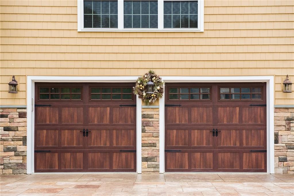 2 Thornwood Drive, Lincoln, RI 02865