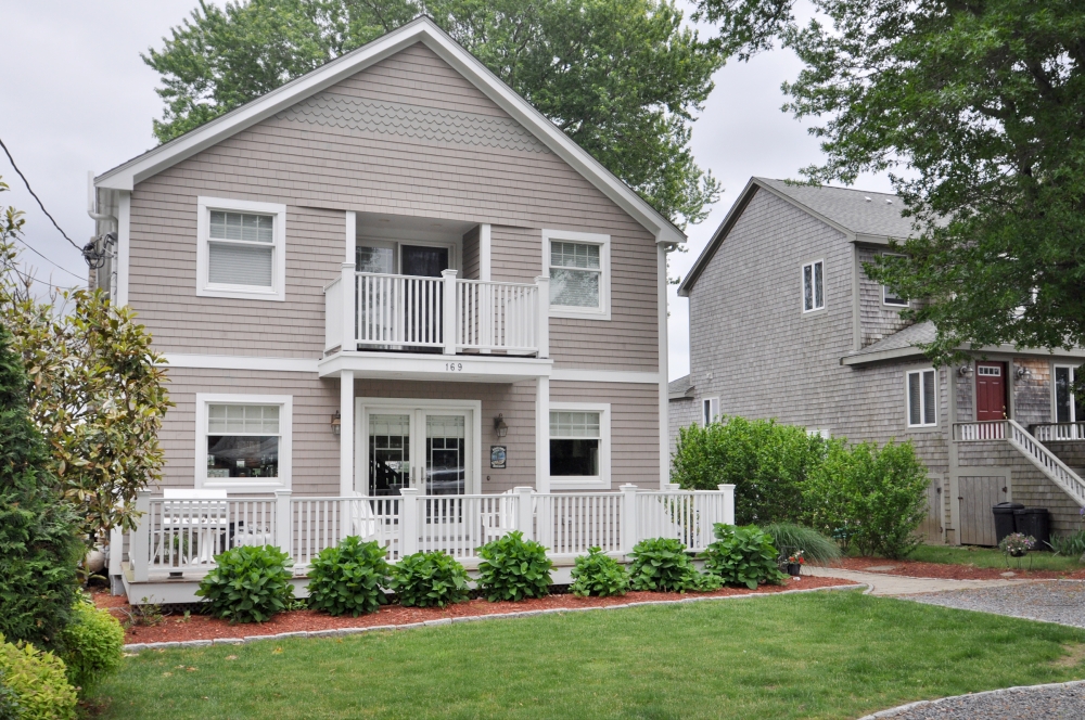 169 Narragansett Blvd., Portsmouth, RI 02871