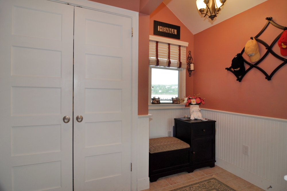 169 Narragansett Blvd., Portsmouth, RI 02871