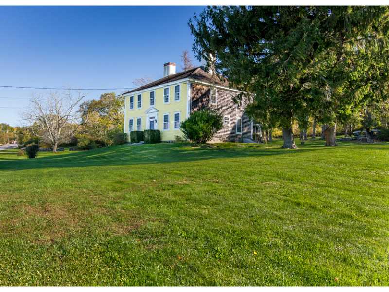 4340 MAIN Road, Tiverton, RI 02878