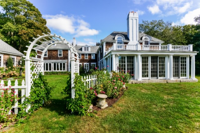 68 INDIAN POINT Road, Tiverton, RI 02878