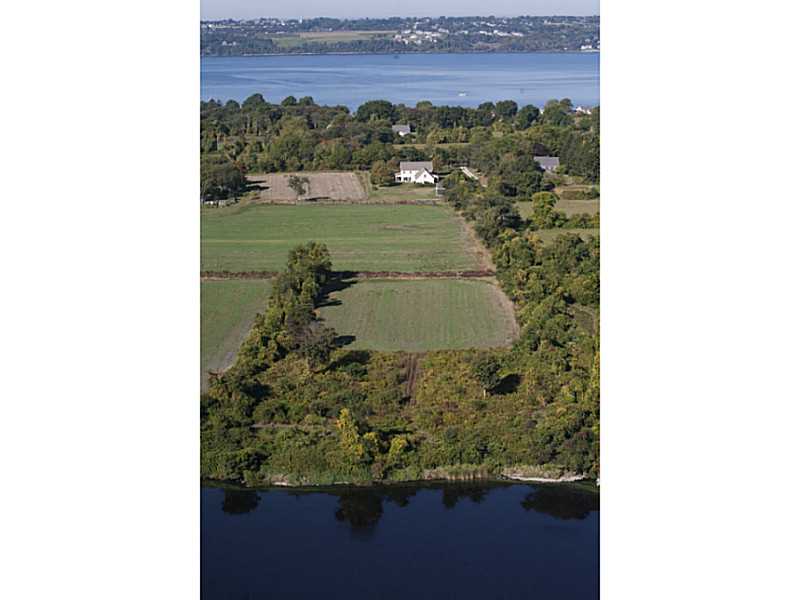592 NECK Road, Tiverton, RI 02878