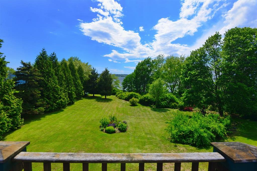 85 Sunset View Drive, Tiverton, RI 02878