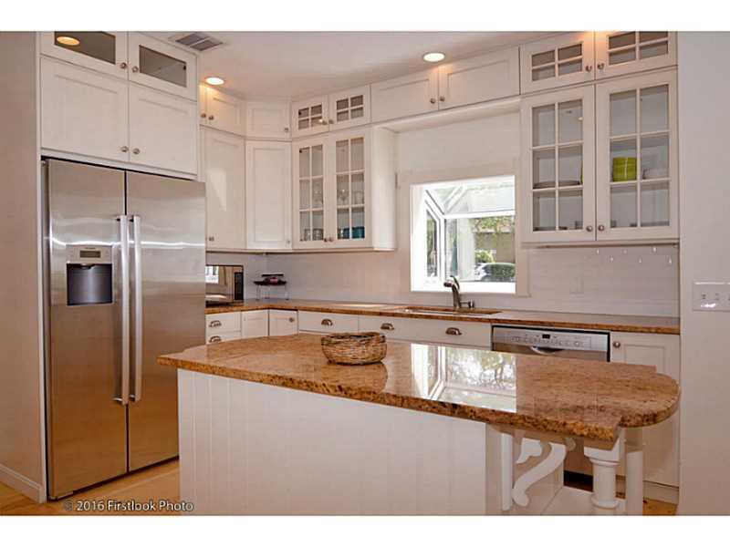 35 LAKE Road, Narragansett, RI 02882
