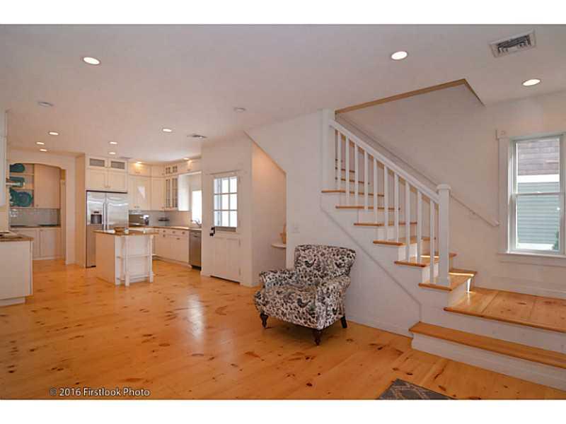 35 LAKE Road, Narragansett, RI 02882
