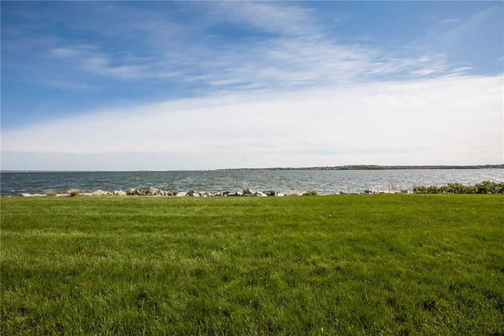 233 Promenade Avenue, Warwick, RI 02886