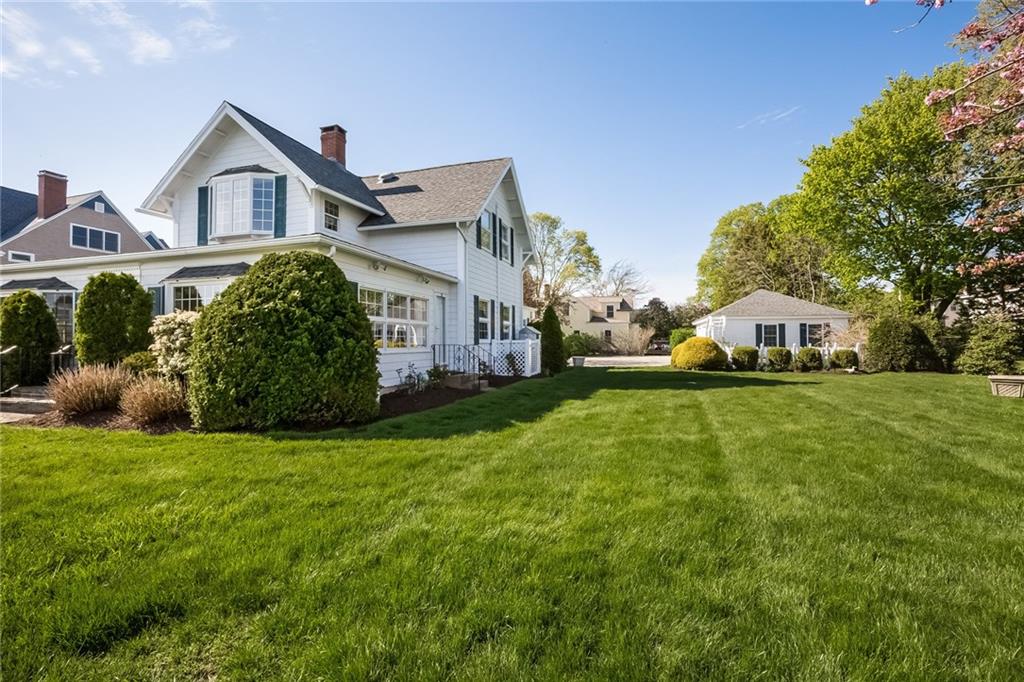 233 Promenade Avenue, Warwick, RI 02886