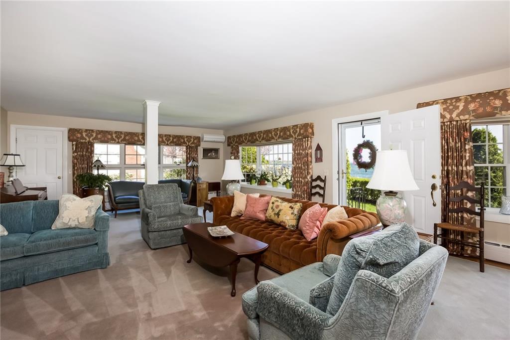233 Promenade Avenue, Warwick, RI 02886