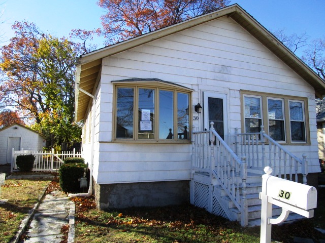 30 Delaware AveWarwick, RI, 02888Kent County