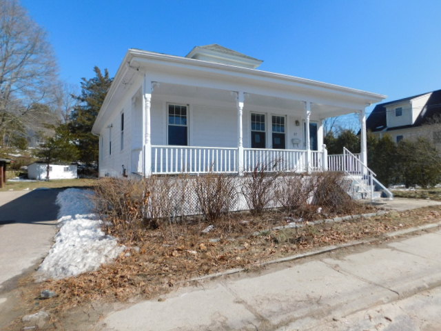 27 Pond StWesterly, RI, 02891Washington County