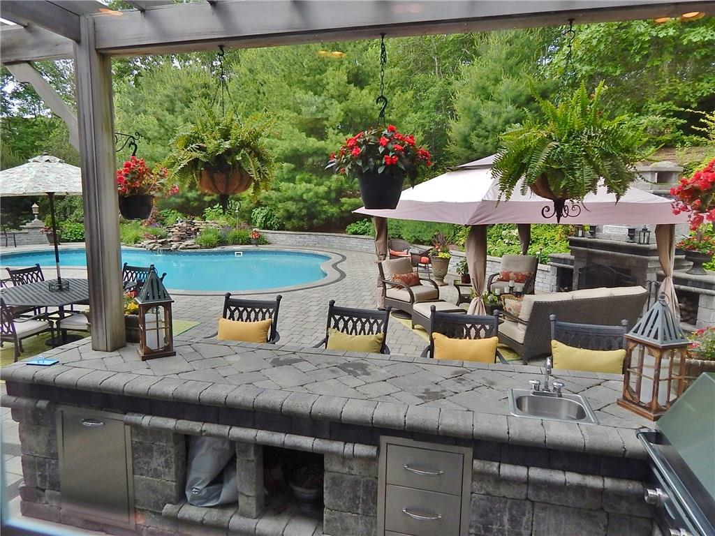 15 Links Passage, Westerly, RI 02891