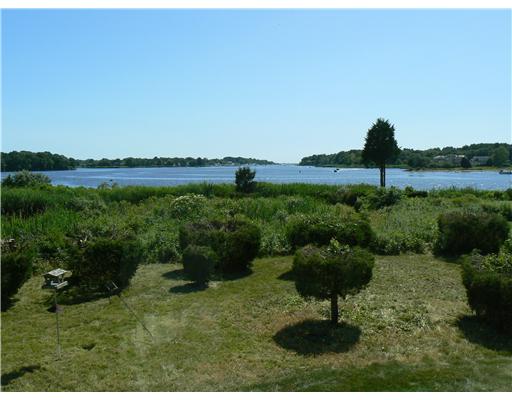 25 TIMOTHY Drive, Westerly, RI 02891