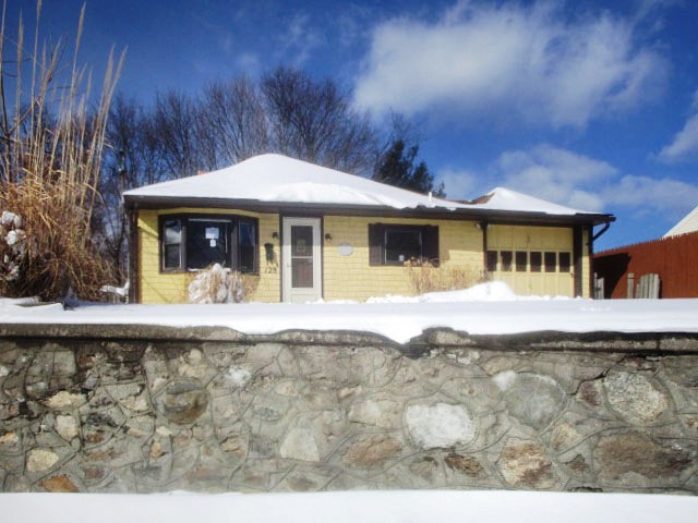 128 Jervis StWoonsocket, RI, 02895Providence County