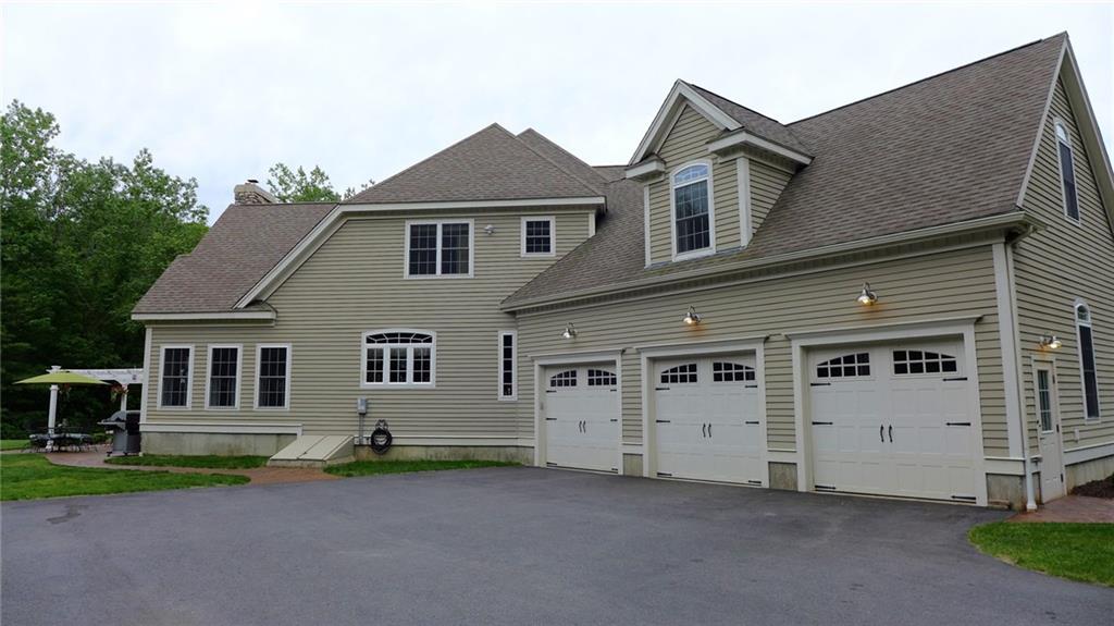 321 Greenville Rd, North Smithfield, RI 02896