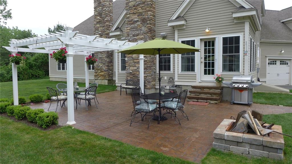 321 Greenville Rd, North Smithfield, RI 02896