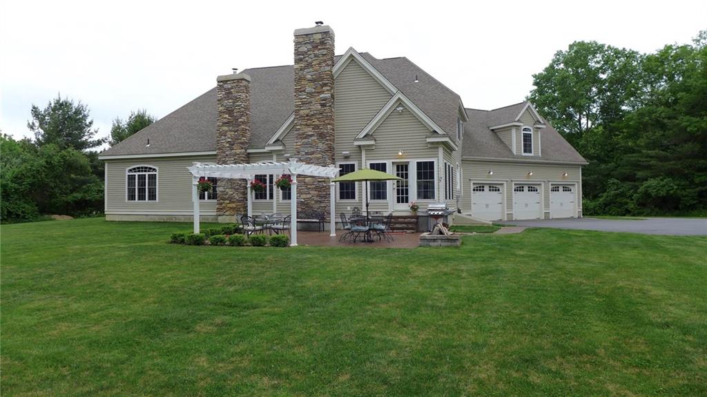 321 Greenville Rd, North Smithfield, RI 02896
