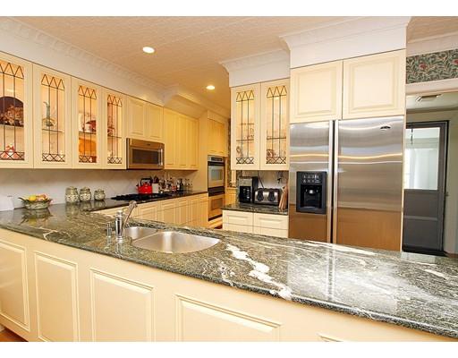 42 Bluff Avenue, Cranston, RI 02905
