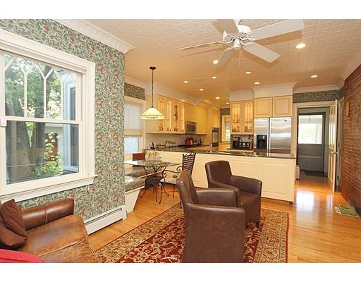 42 Bluff Avenue, Cranston, RI 02905