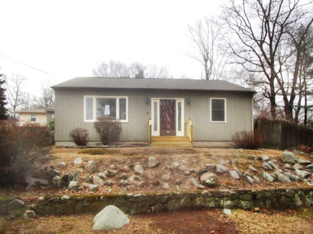 17 Berwick AvenueNorth Providence, RI, 02911Providence County