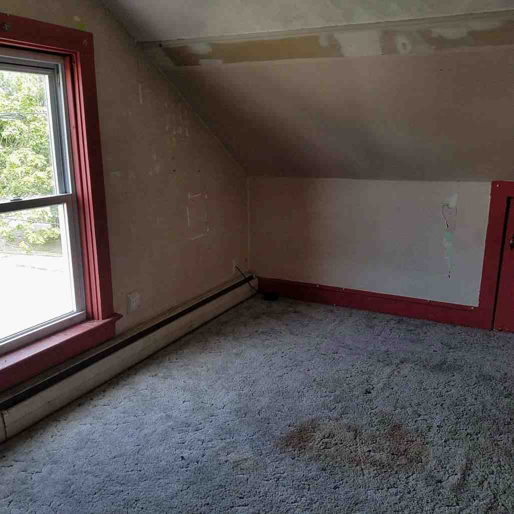 159 5th StEast Providence, RI, 02914Providence County