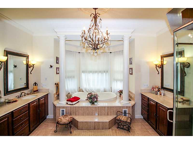 14 VICTORIA Drive, Smithfield, RI 02917