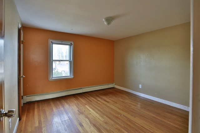 518 Killingly StJohnston, RI, 02919Providence County
