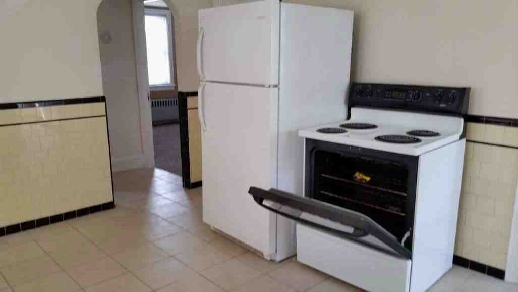 110- 112 Colwell St02Cranston, RI, 02920Providence County