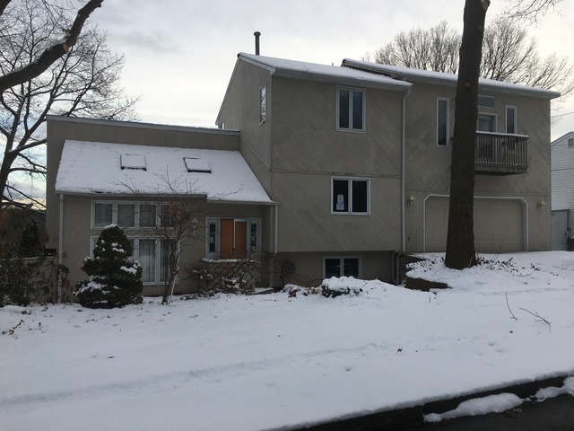 43 Robin Hood RdCranston, RI, 02921Providence County